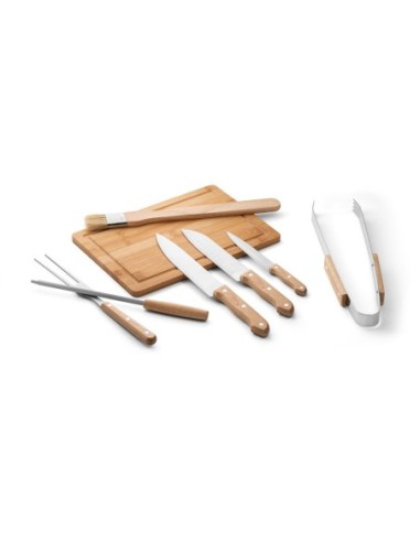 TERIYAKI. Kit churrasco em estojo de PU e 210D com tábua em bambu e 7 utensílios em aço inox e madei