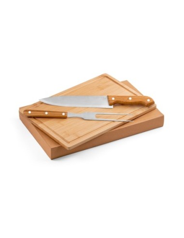 ALIOLI BOARD. Kit churrasco em caixa kraft com tábua em bambu e 2 utensílios em aço inox e bambu
